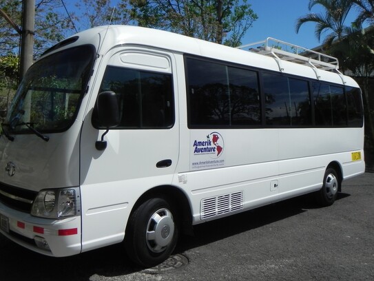 minibus-costa-rica_48832866611_o.jpg