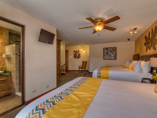 Hotel Buena Vista Chic_3 bed junior suite 44.jpg