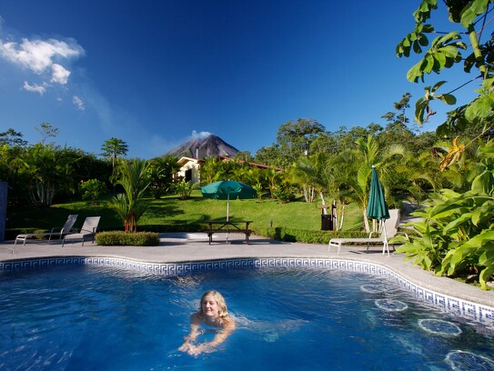 Arenal Volcano Inn_Piscine3.jpg