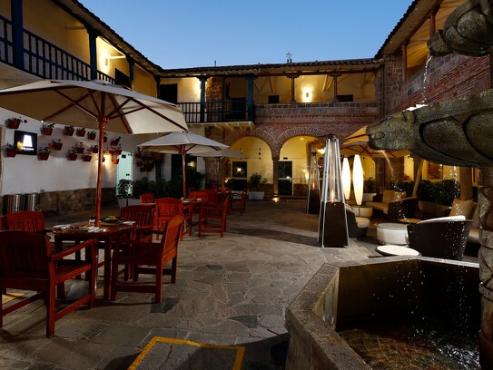 CA Premium Cusco_patios-internos_44080067821_o.jpg