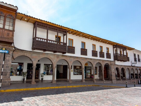 CA Standard Cusco Plaza_3.jpg