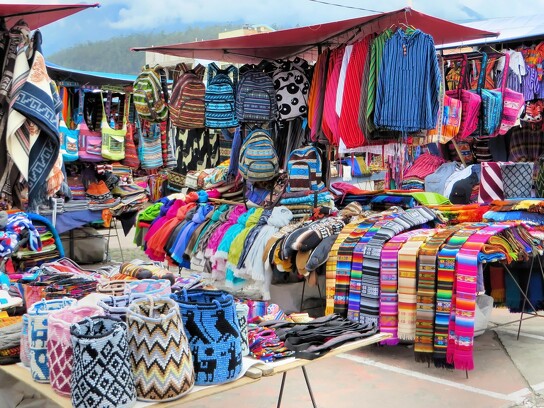 Marché Otavalo.jpg