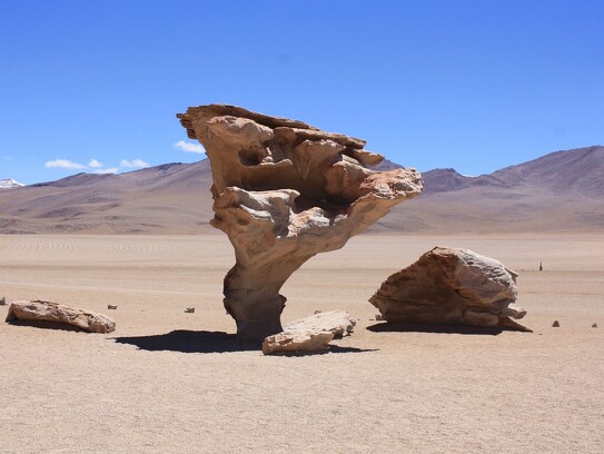 Formation rocheuse dans le désert bolivien.jpg