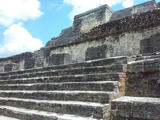 Ruines maya au Belize par C. Homerding.jpg