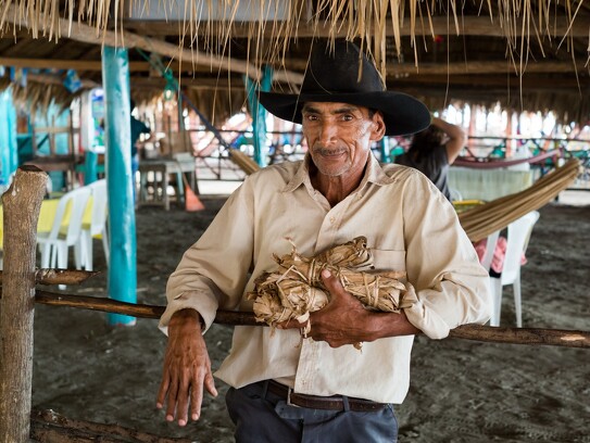Homme à Pochomil, Nicaragua par Roberto Zuniga