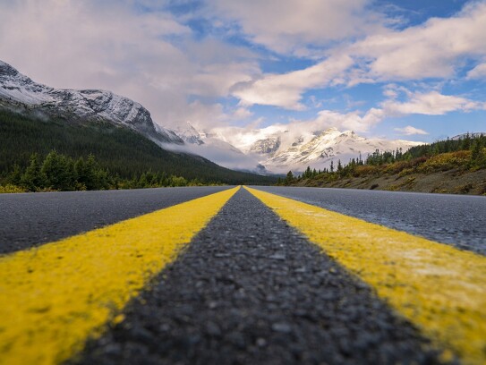 Sur les routes du Canada par J. Woroniecki.jpg