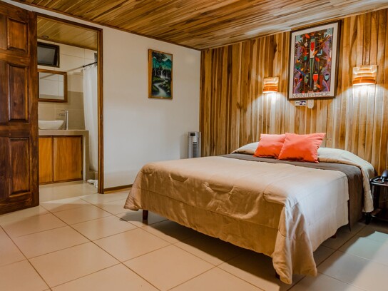 Monteverde Country Lodge -- Classic rooms 4.jpg