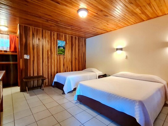 Monteverde Country Lodge -- Classic rooms 8.jpg