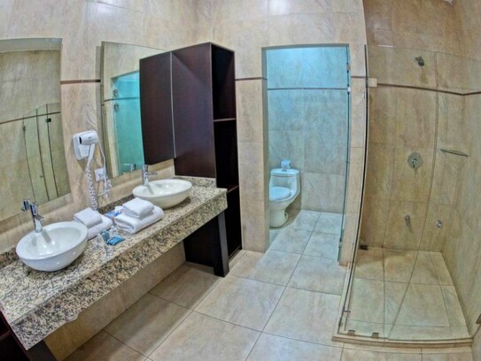 Nammbu Suite bathroom.jpg