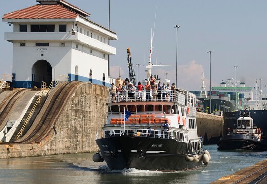 Panama-canal-cruise
