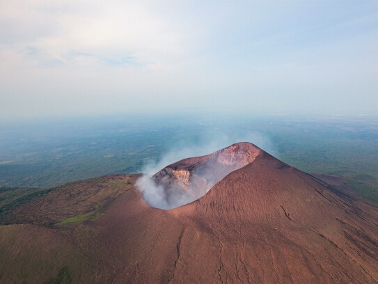 Volcan de Leona_Nicaragua -- Roberto Zuniga.jpg
